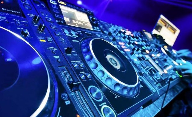 学DJ是正确的选择吗？ DJ学校 能学到真技术吗？